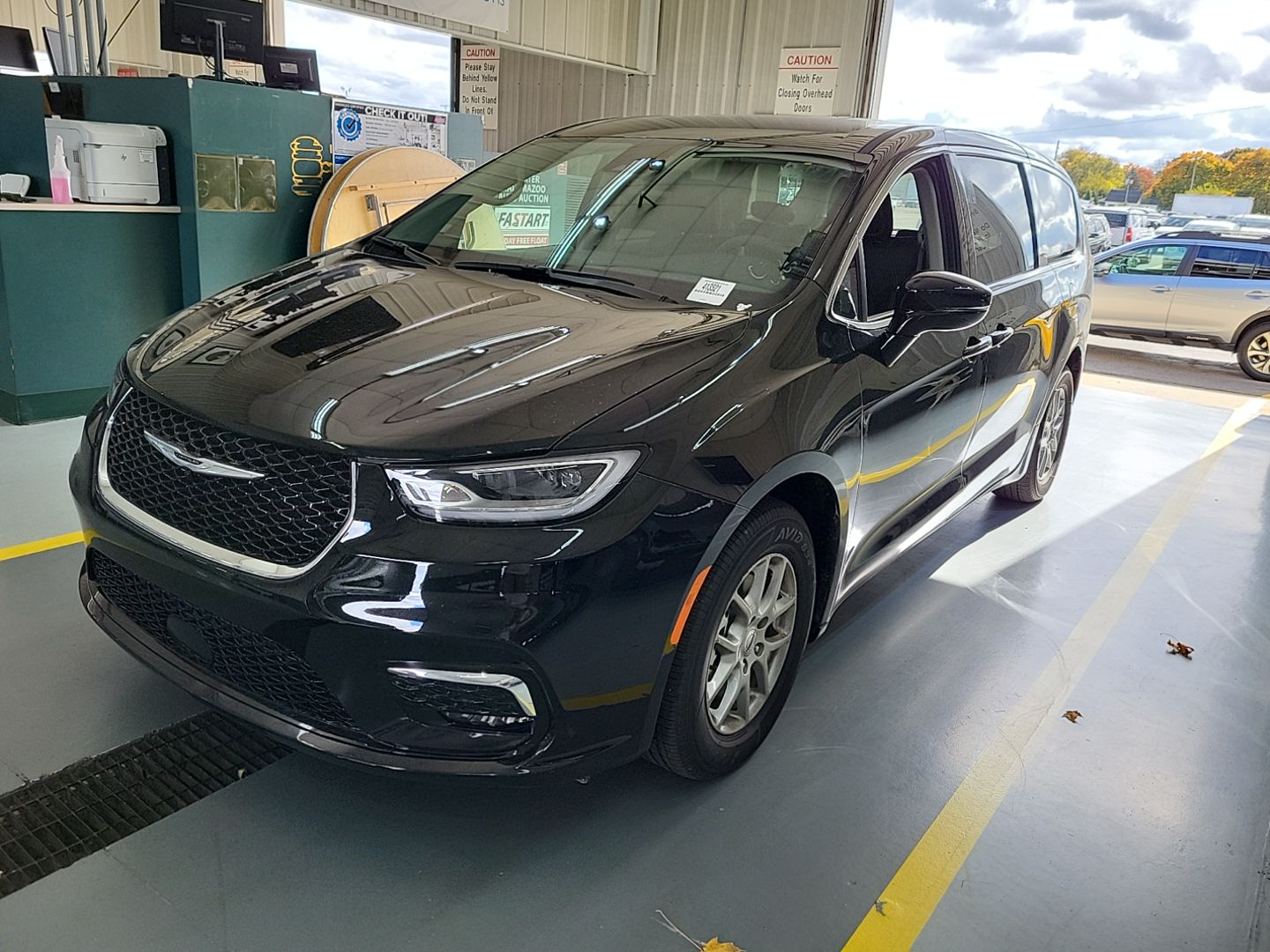 2024 Chrysler Pacifica Touring L 121.6