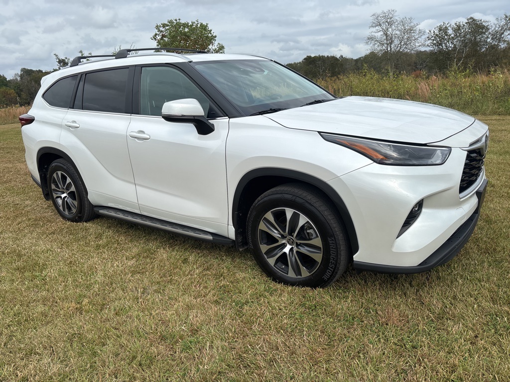 2024 Toyota Highlander Hybrid XLE
