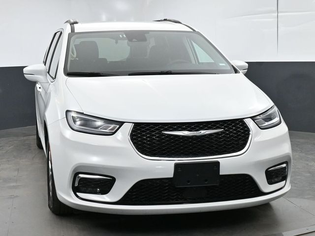 2022 Chrysler Pacifica Touring L 121.6