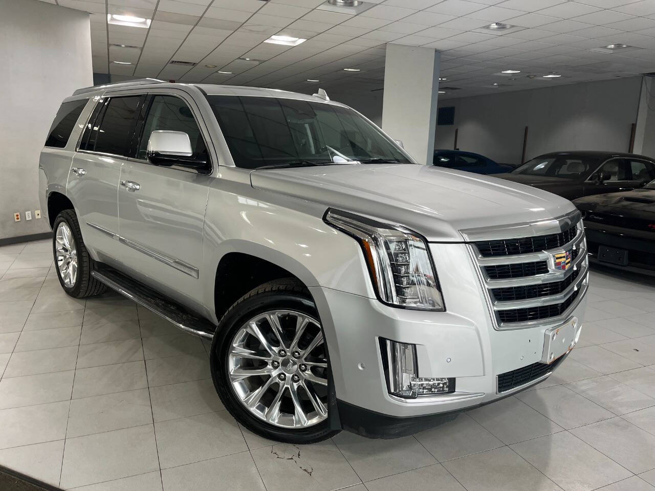2018 Cadillac Escalade Luxury 1SB