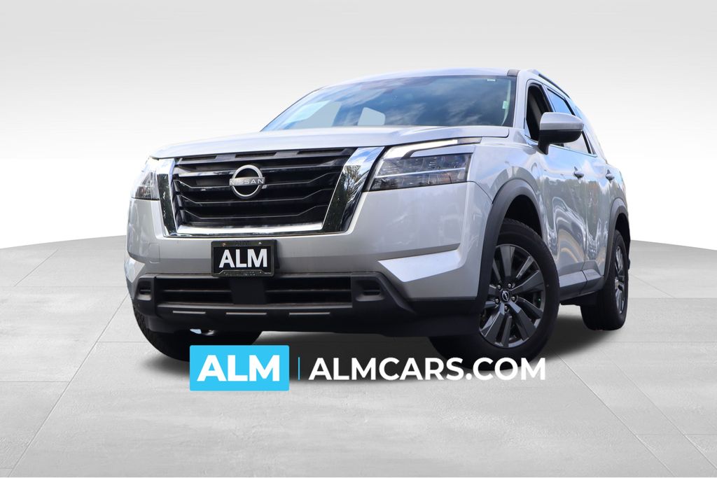 2022 Nissan Pathfinder SV