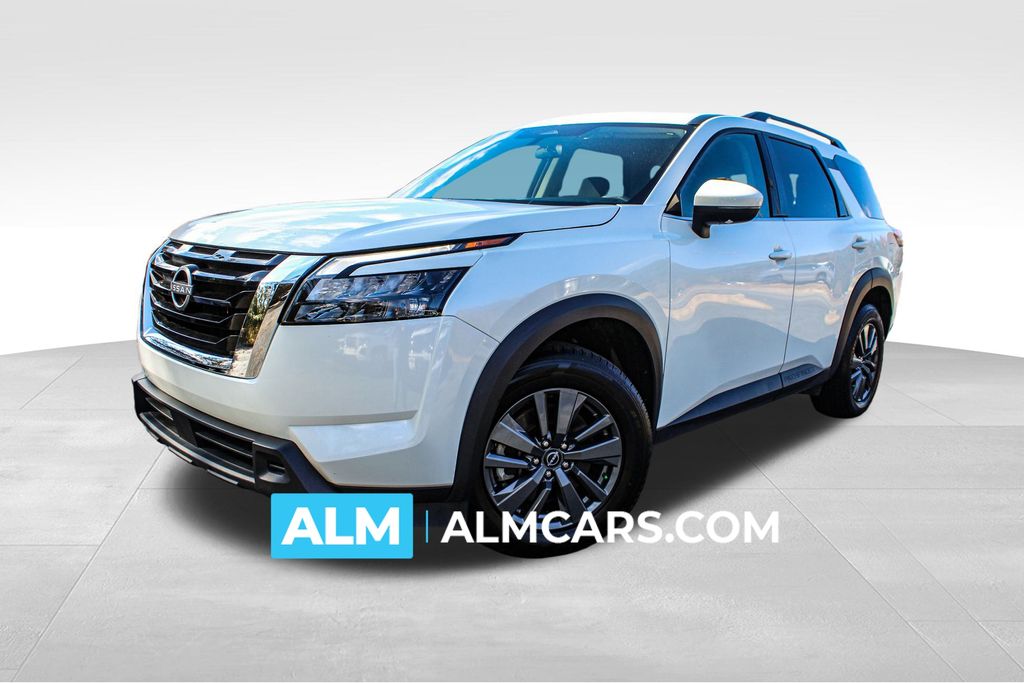 2023 Nissan Pathfinder SV