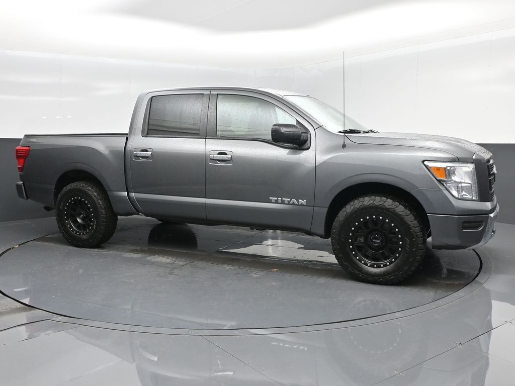 2021 Nissan TITAN SV Crew Cab Extra Short Bed