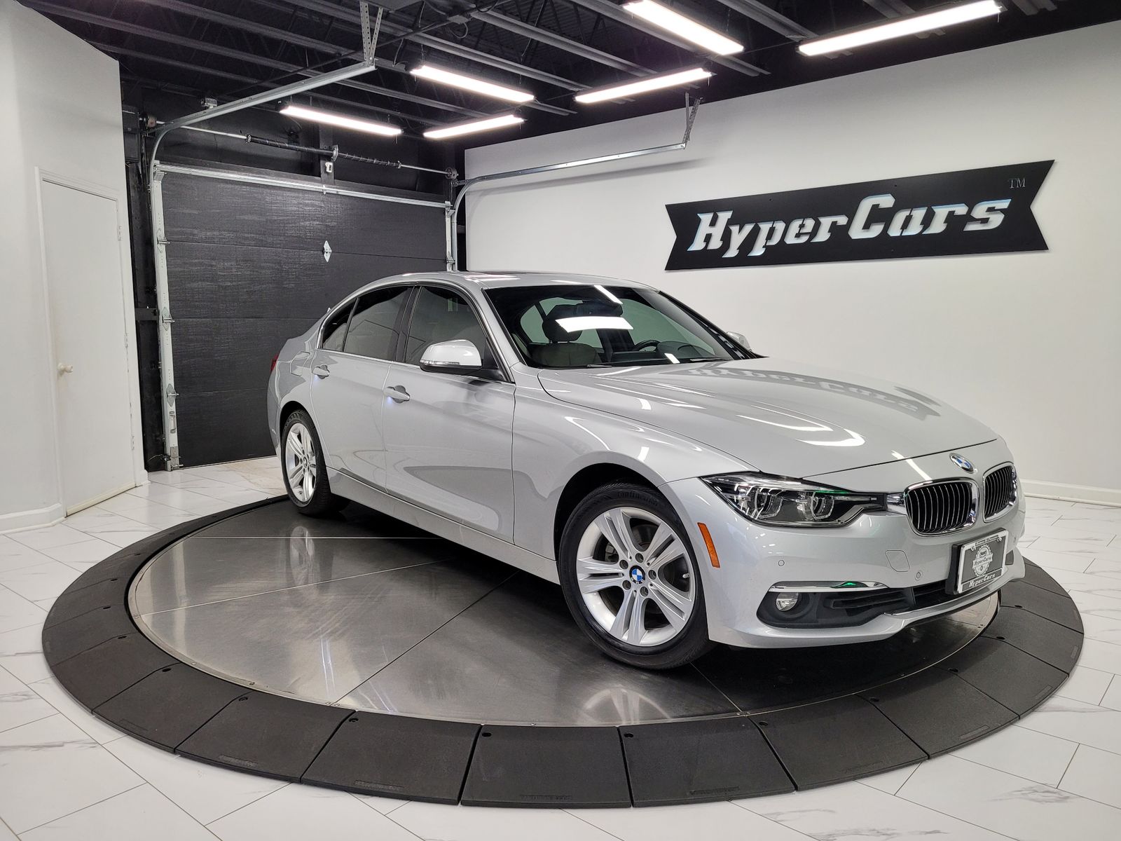 2017 BMW 3 Series Sedan 330i LUXURY LINE