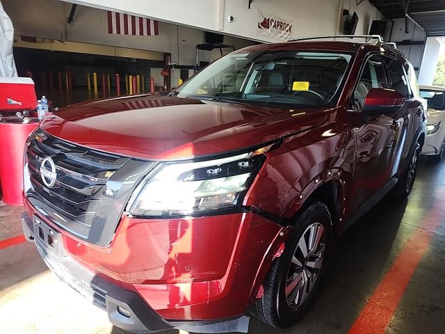 2023 Nissan Pathfinder SL