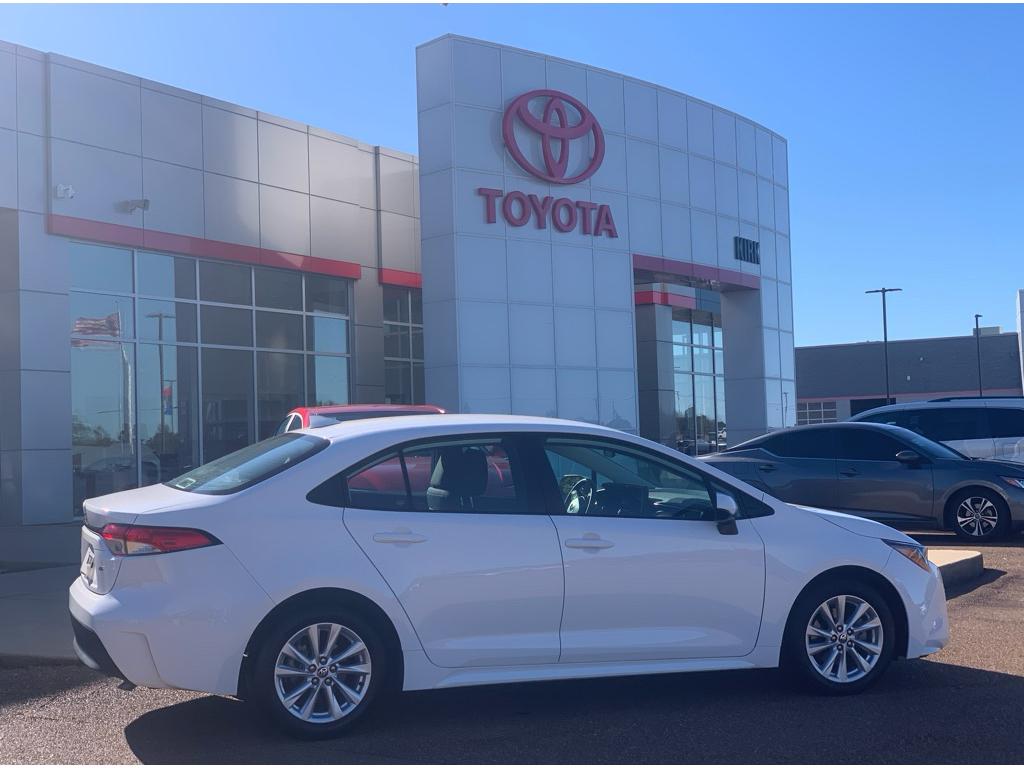 2023 Toyota Corolla Hybrid LE Sedan