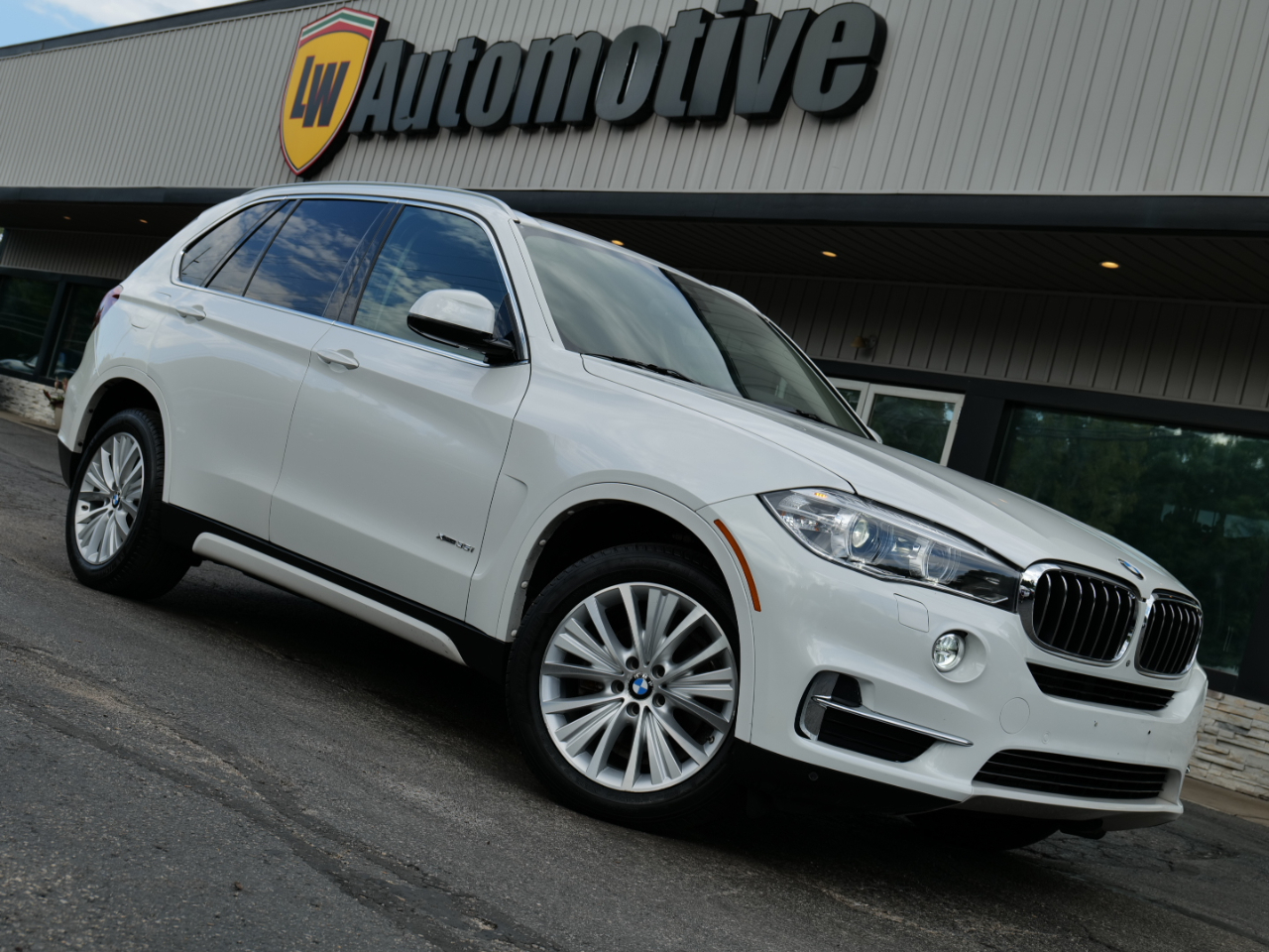 2016 BMW X5 Sports Activity Vehicle xDrive35i LUXURY LINE