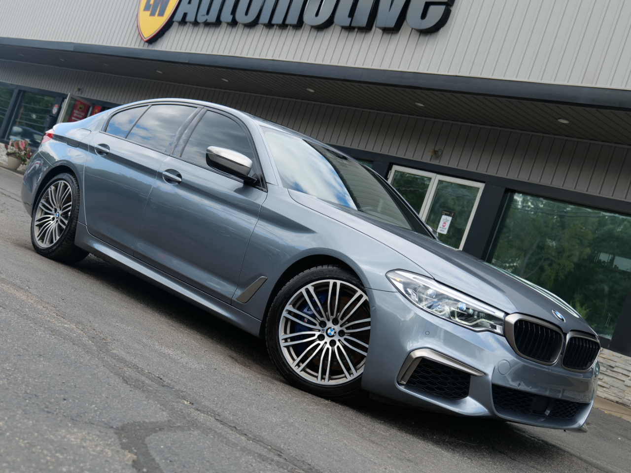 2019 BMW 5 Series Sedan M550i xDrive