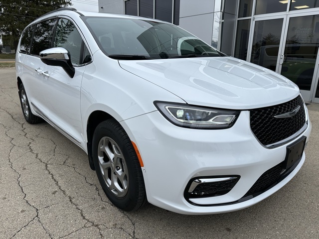 2023 Chrysler Pacifica Limited 121.6