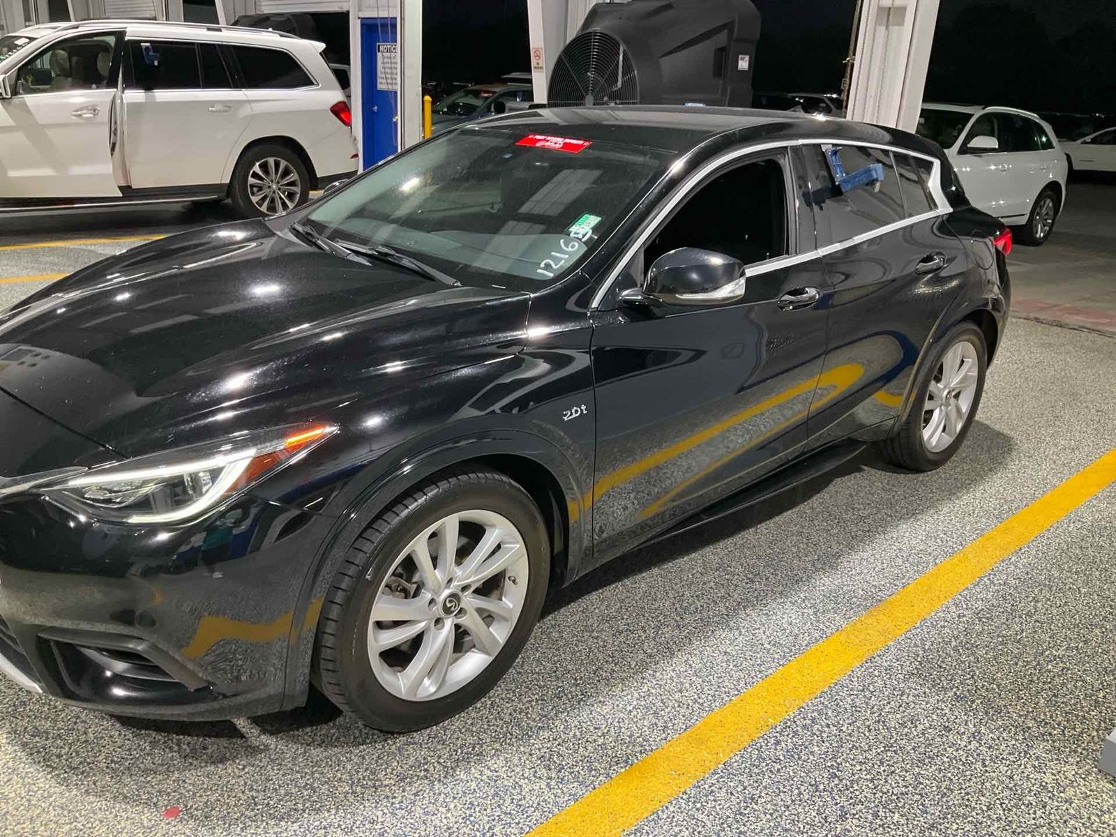 2018 INFINITI QX30 Luxury