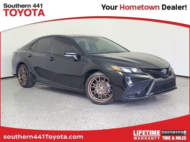 2023 Toyota Camry Hybrid SE Nightshade
