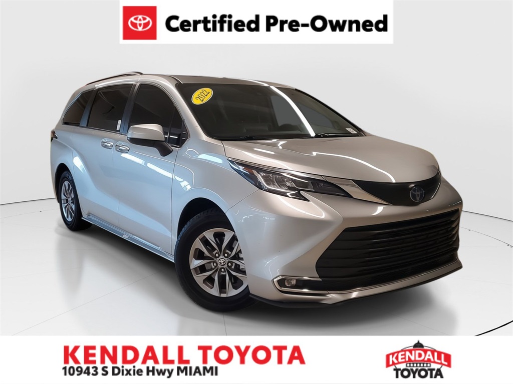 2022 Toyota Sienna XLE 8-Passenger 120.5