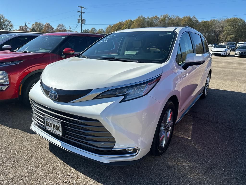2021 Toyota Sienna Limited 7-Passenger 120.5