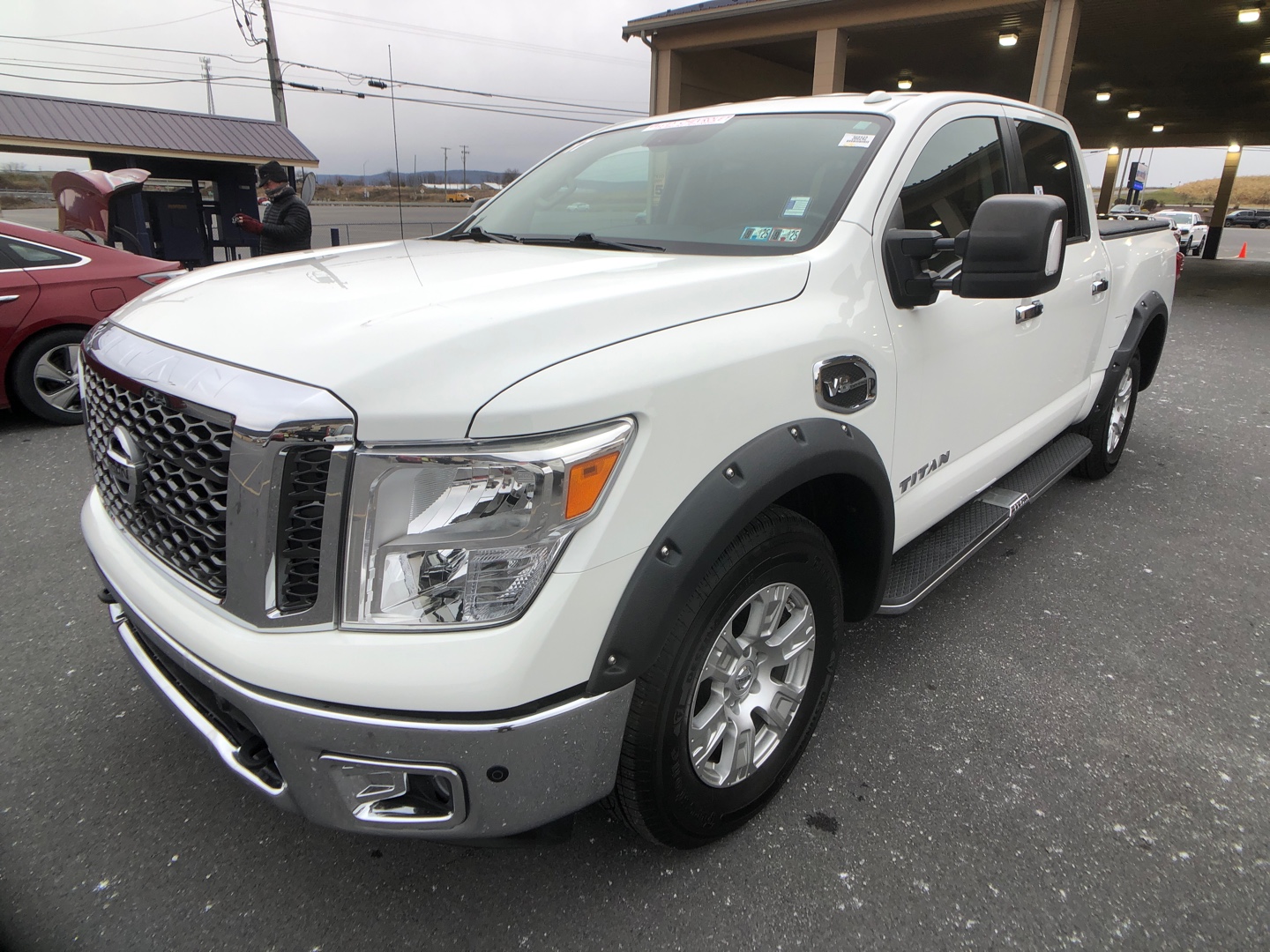 2017 Nissan TITAN SV Crew Cab Extra Short Bed