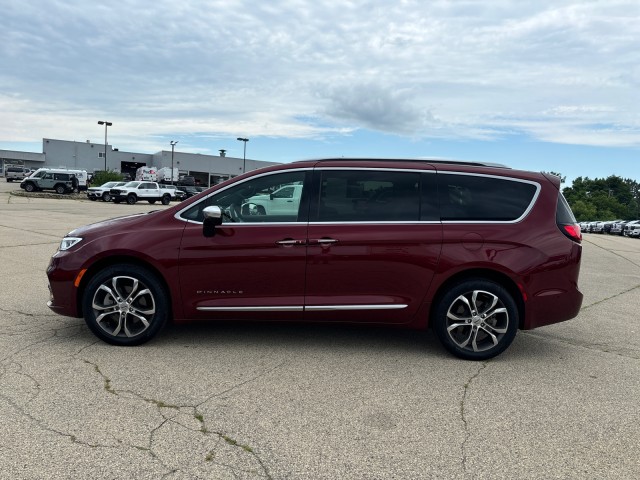 2023 Chrysler Pacifica Pinnacle 121.6