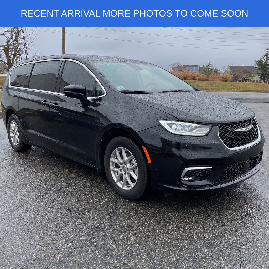 2024 Chrysler Pacifica Touring L 121.6