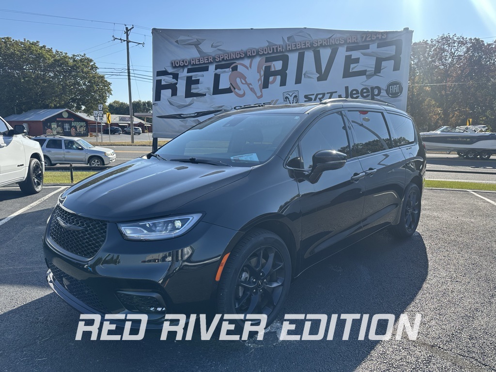 2023 Chrysler Pacifica Limited 121.6