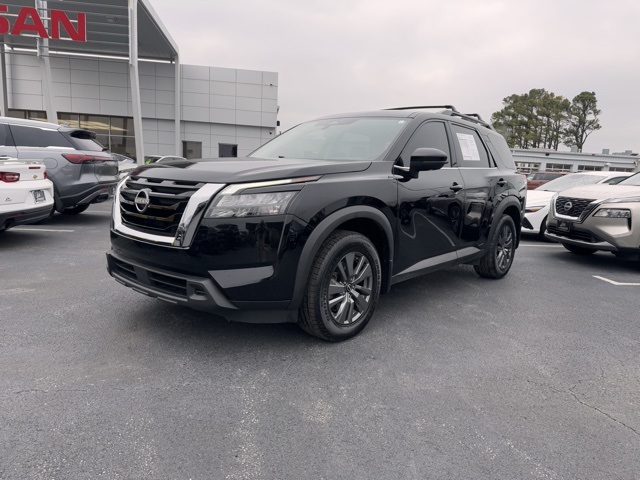 2023 Nissan Pathfinder SV