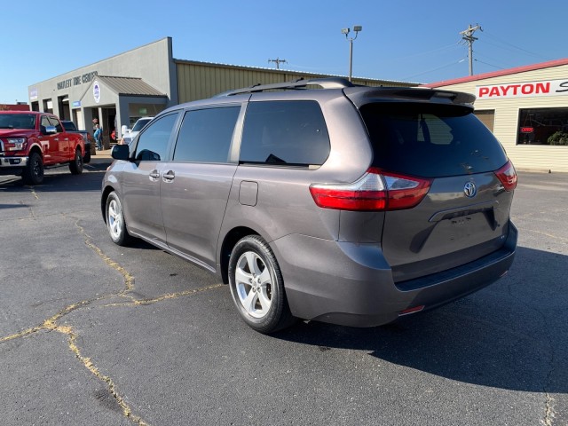 2017 Toyota Sienna LE 8-Passenger 119.3
