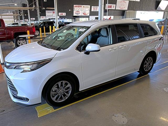 2024 Toyota Sienna LE 8-Passenger 120.5