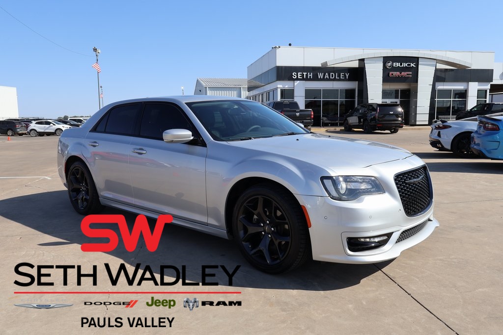 2023 Chrysler 300 Touring L