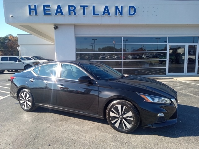 2022 Nissan Altima SV