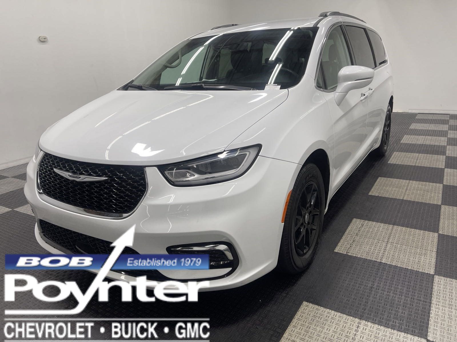 2022 Chrysler Pacifica Touring L 121.6