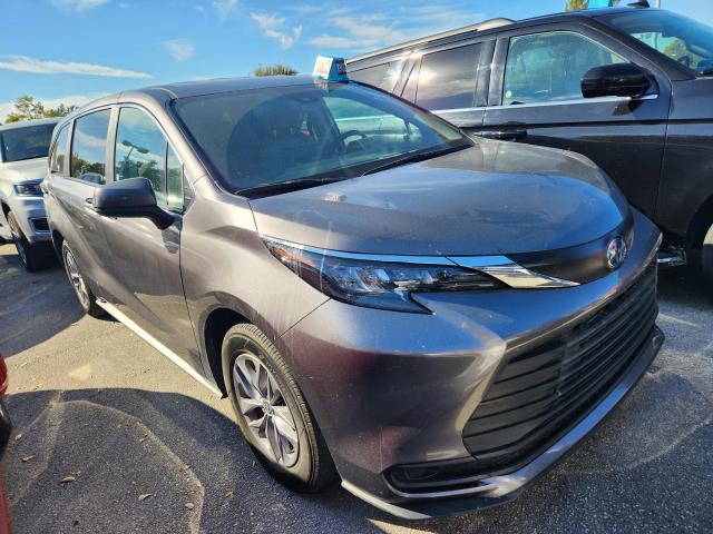 2024 Toyota Sienna LE 8-Passenger 120.5