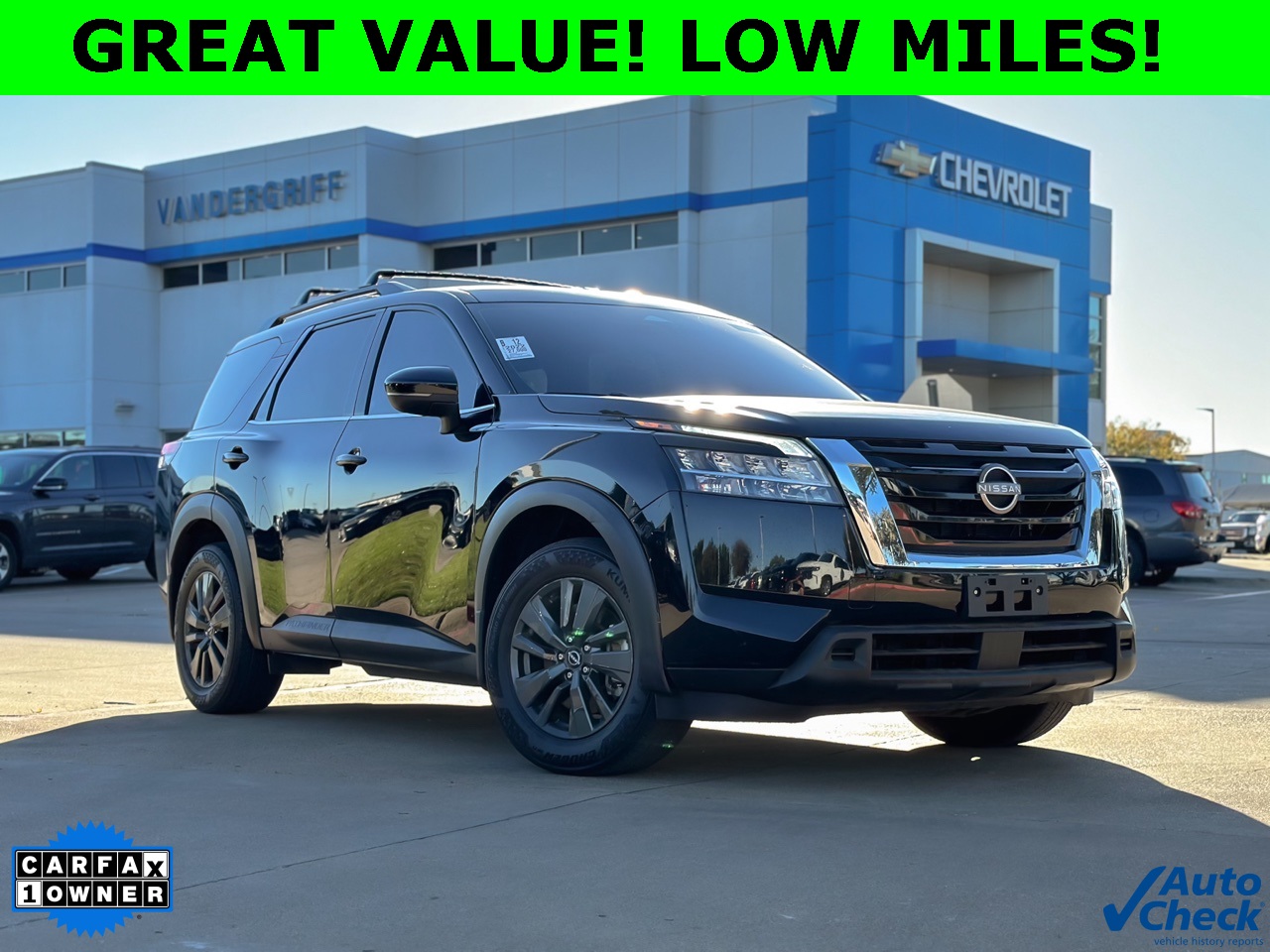 2022 Nissan Pathfinder SV