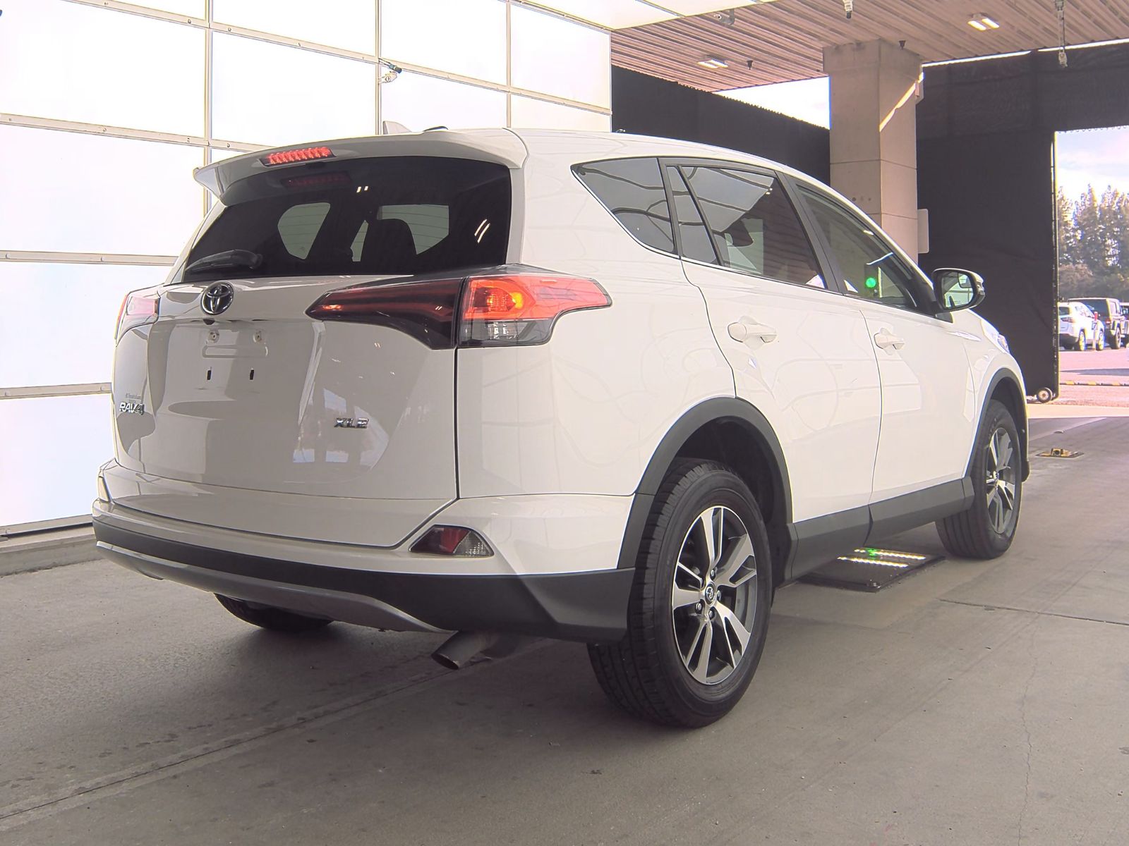 2018 Toyota RAV4 XLE FWD