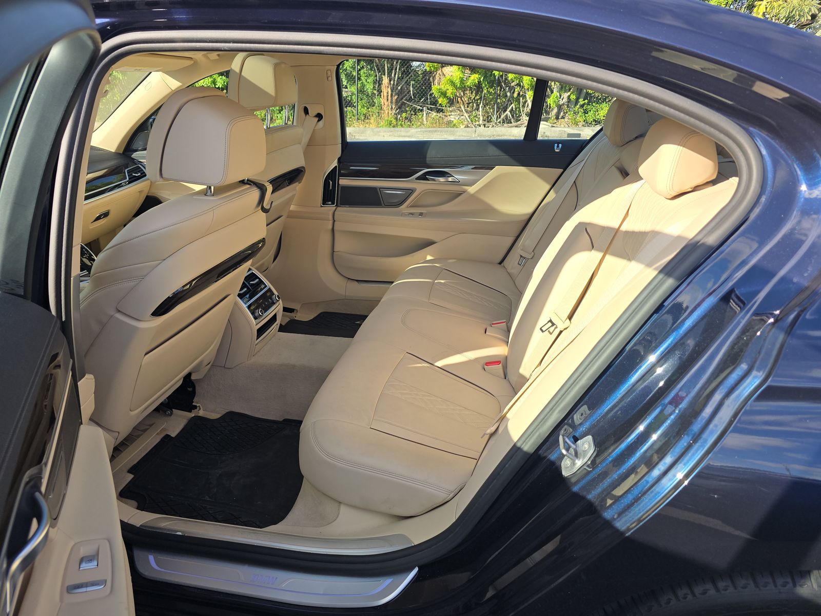 2017 BMW 7 Series 740i RWD