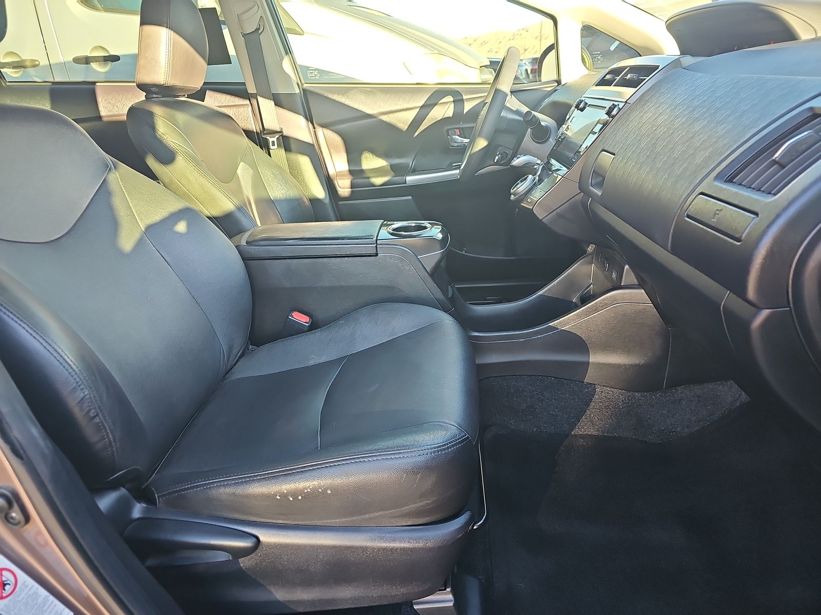 2016 Toyota Prius v Two FWD