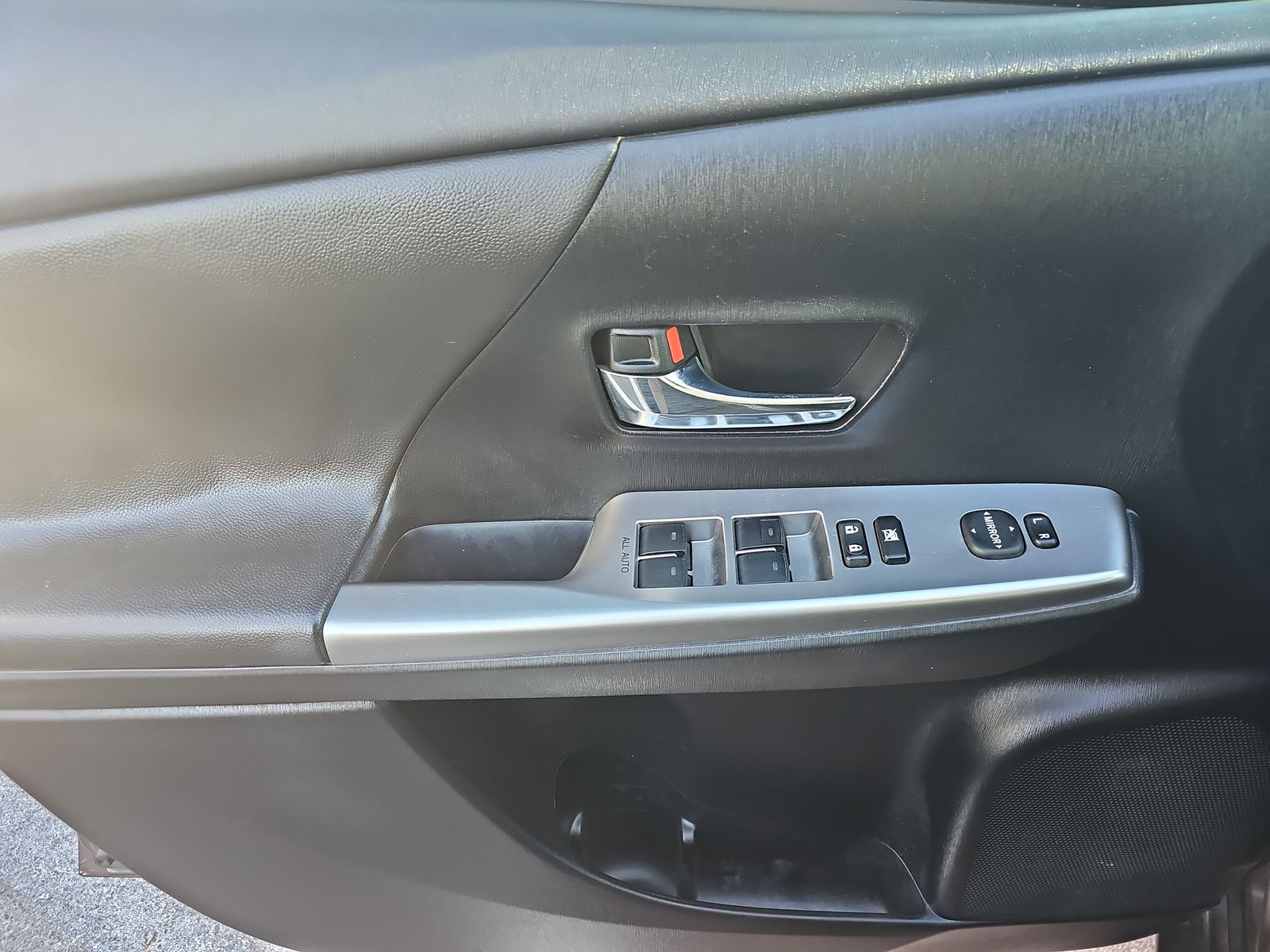 2016 Toyota Prius v Two FWD