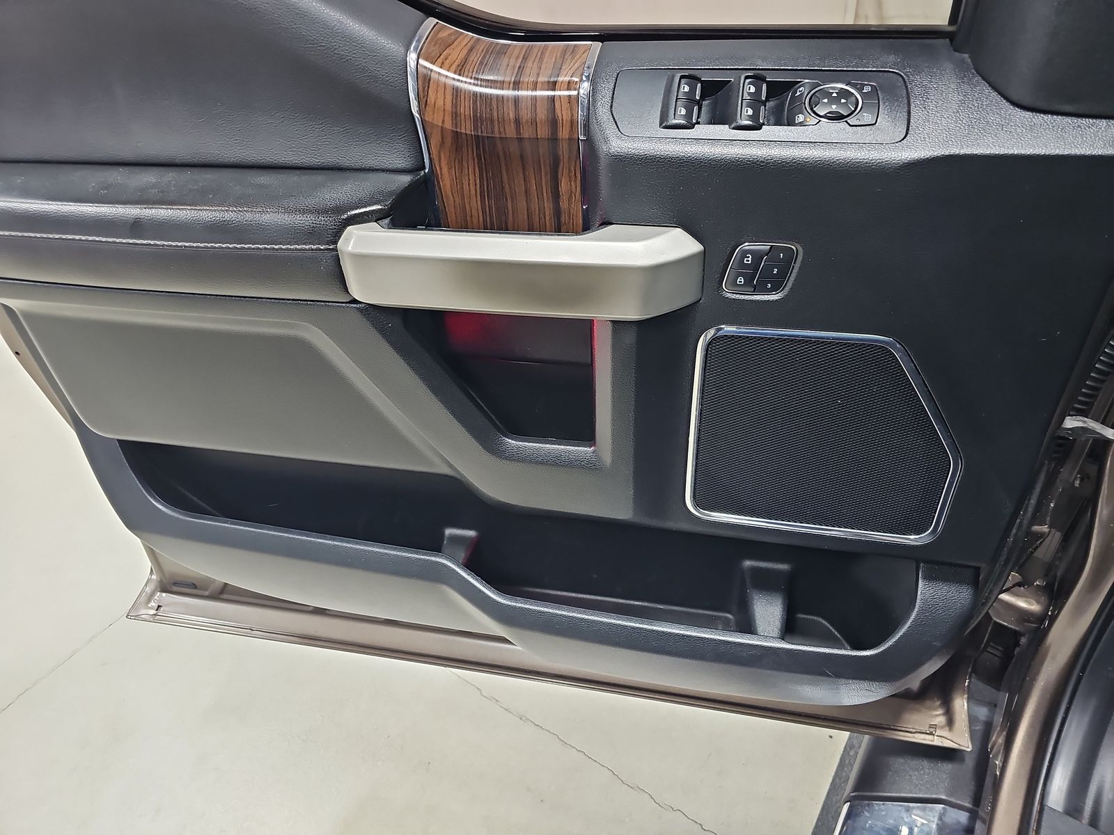 2015 Ford F-150 Lariat RWD