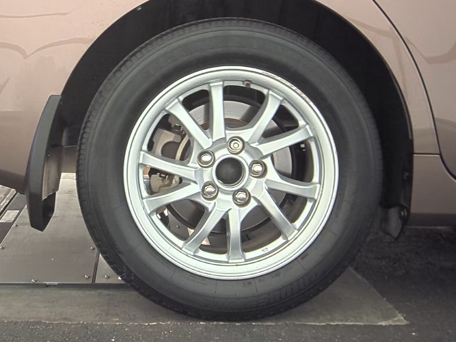 2016 Toyota Prius v Two FWD