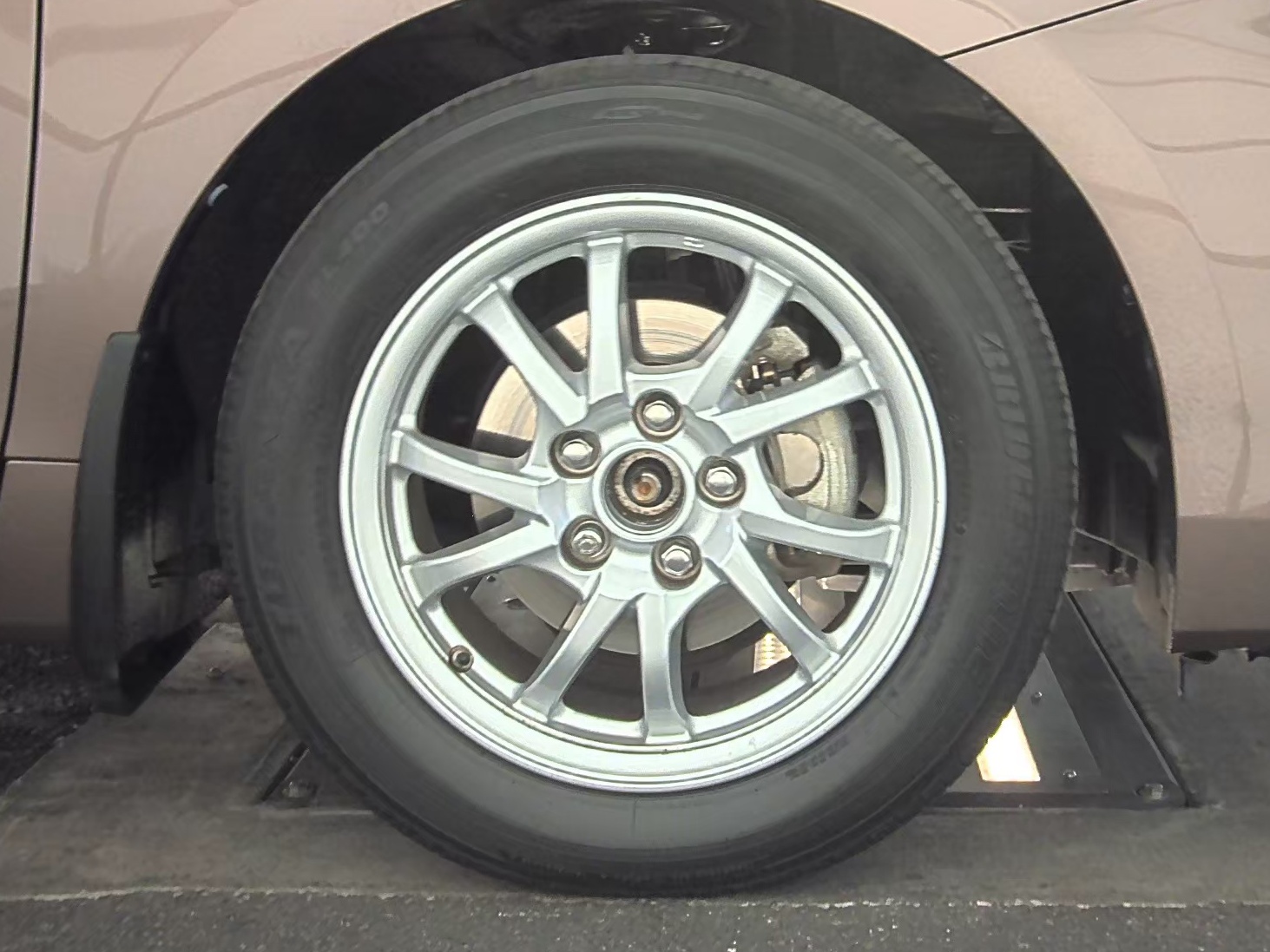 2016 Toyota Prius v Two FWD