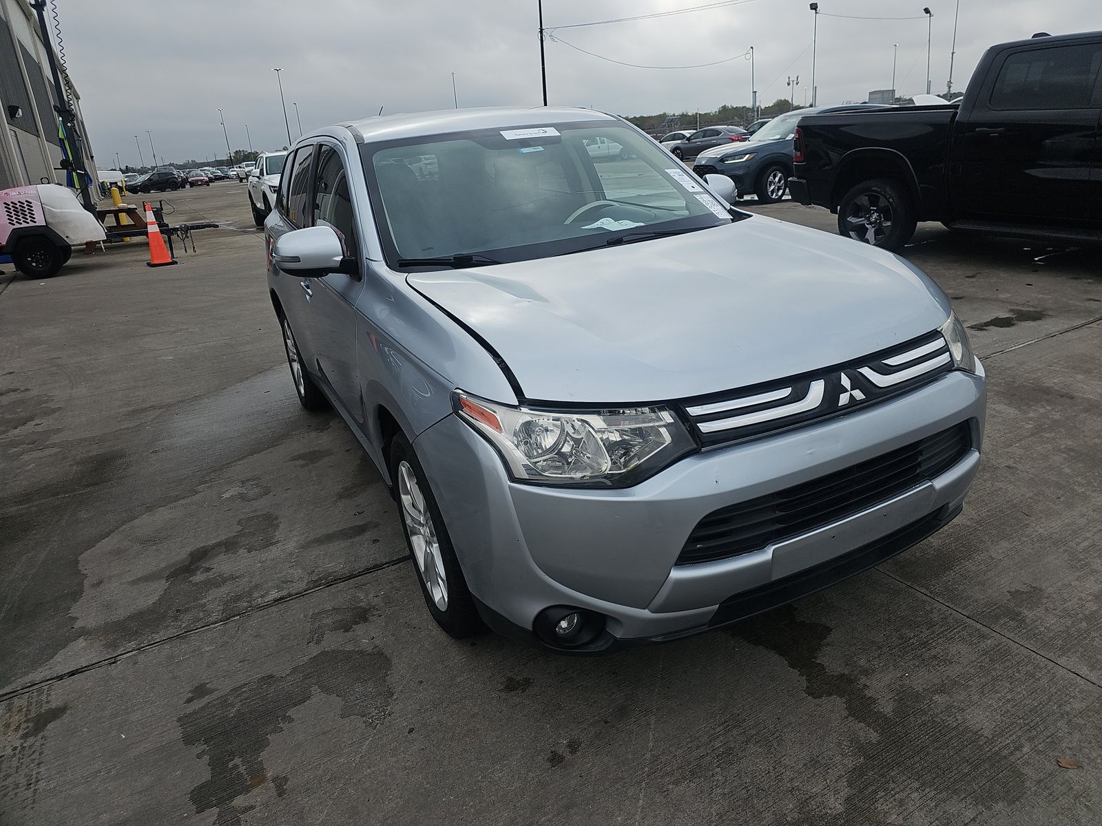 2014 Mitsubishi Outlander SE FWD