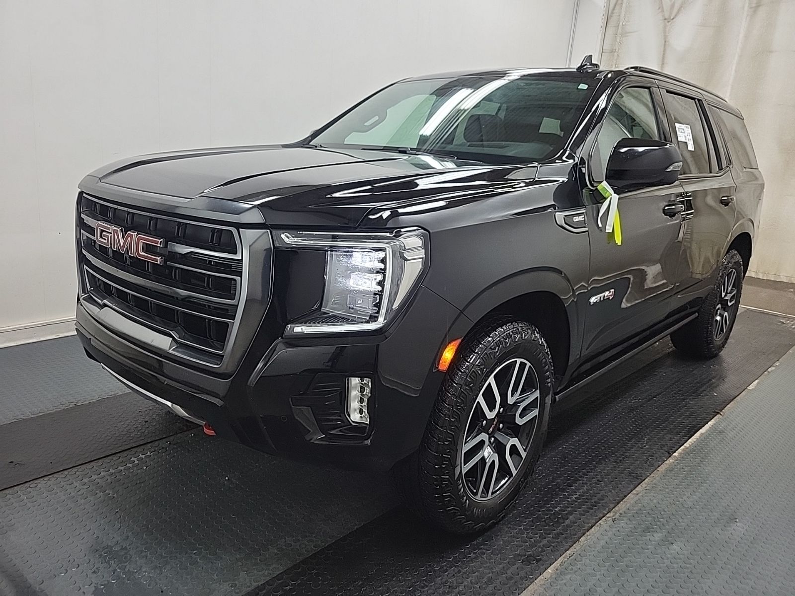2023 GMC Yukon AT4 4SB