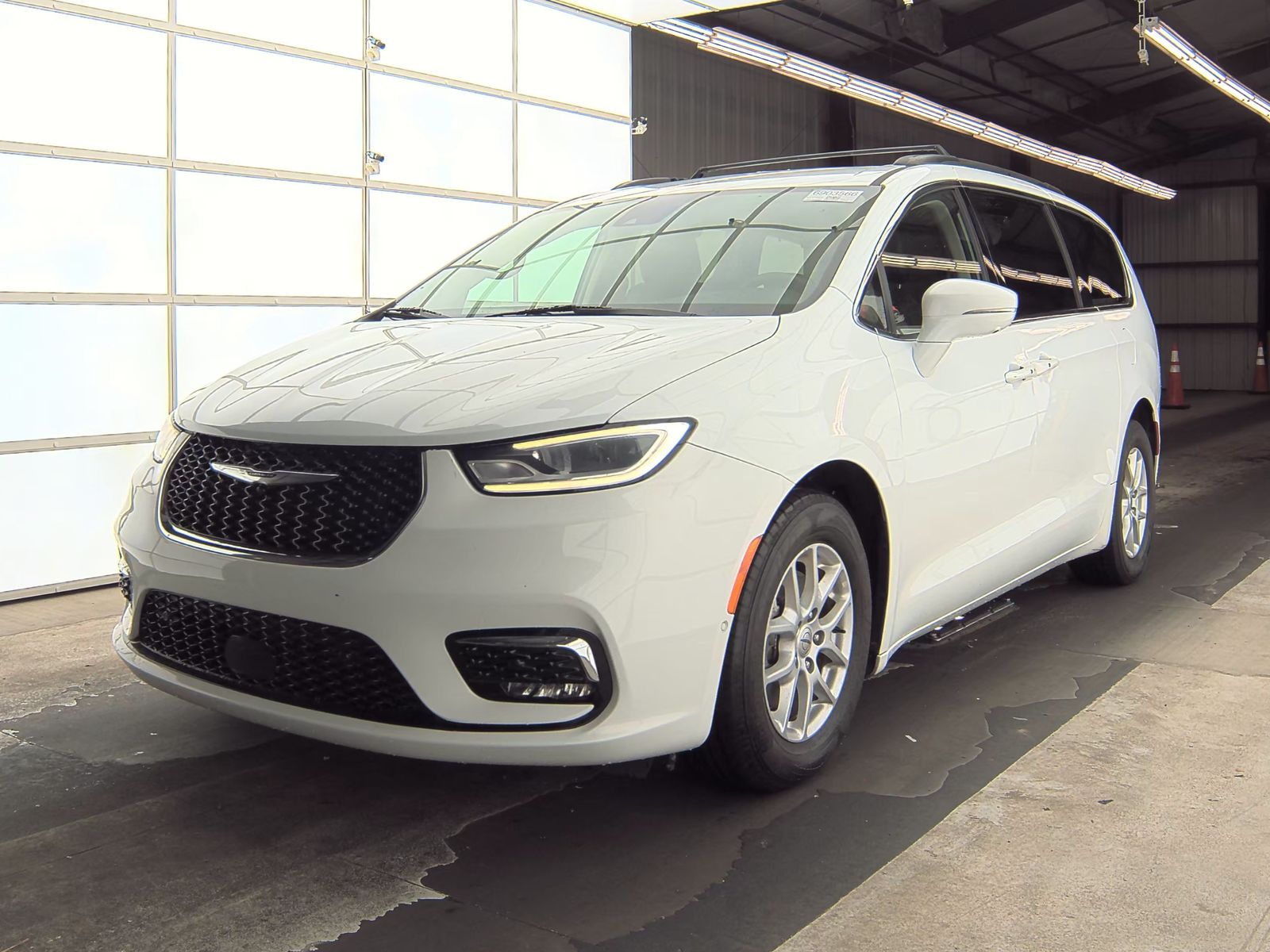 2022 Chrysler Pacifica Touring L 121.6