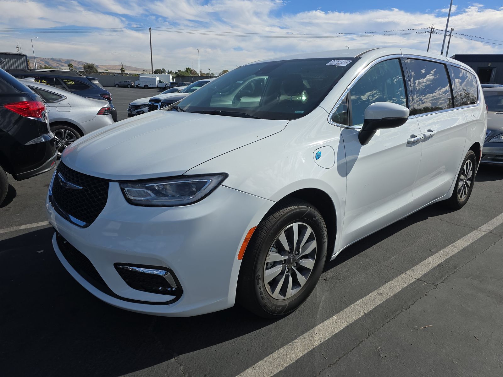 2023 Chrysler Pacifica Hybrid Touring L 121.6