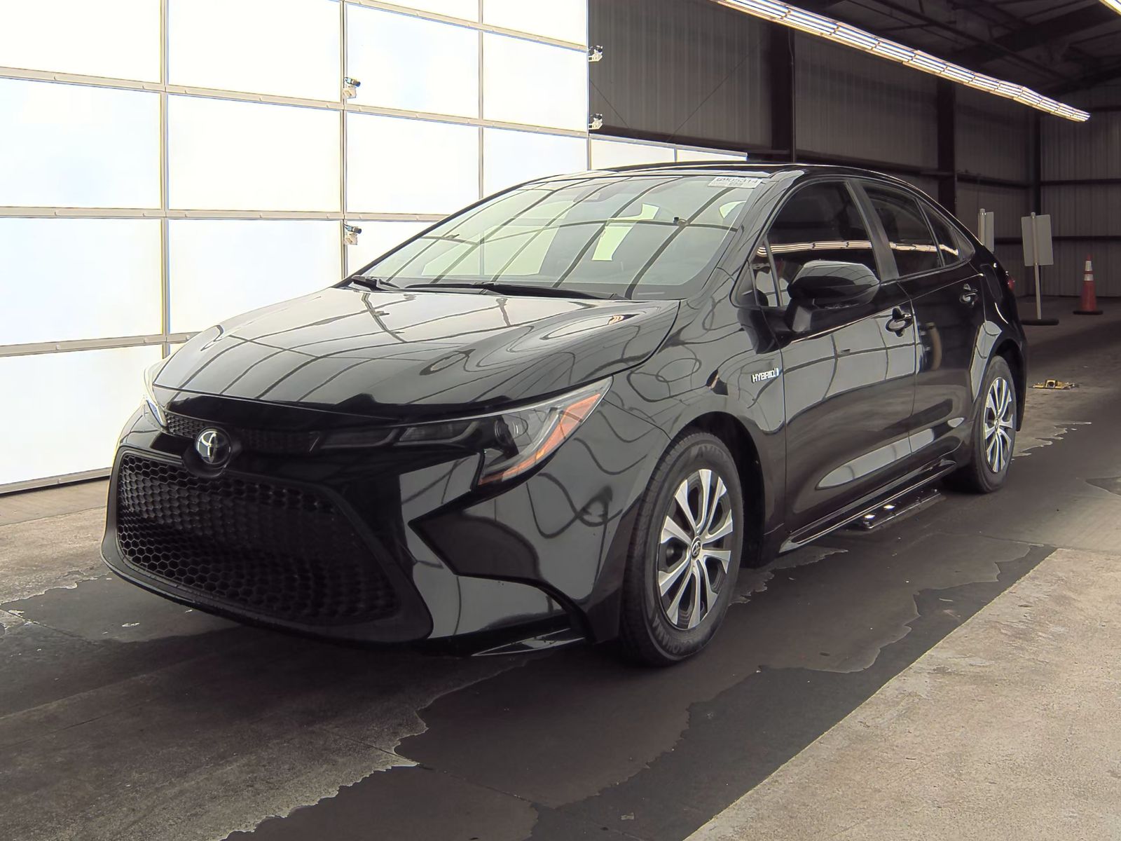 2021 Toyota Corolla Hybrid LE Sedan