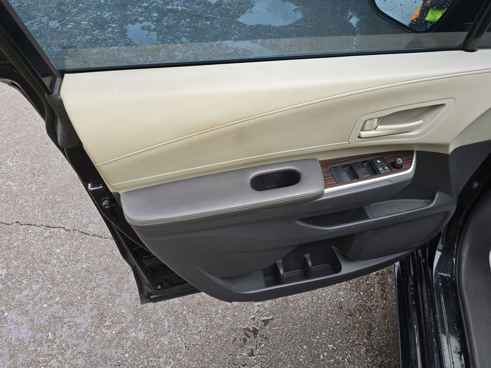 2022 Toyota Sienna LE FWD