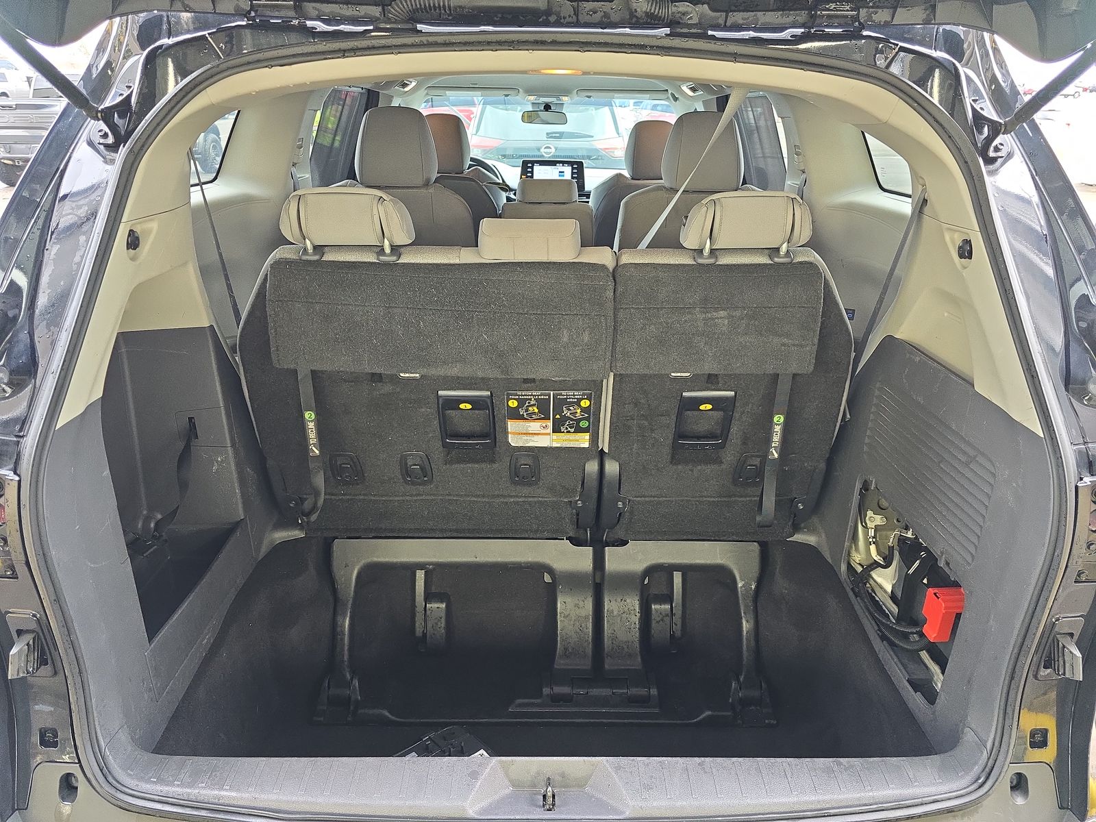 2022 Toyota Sienna LE FWD