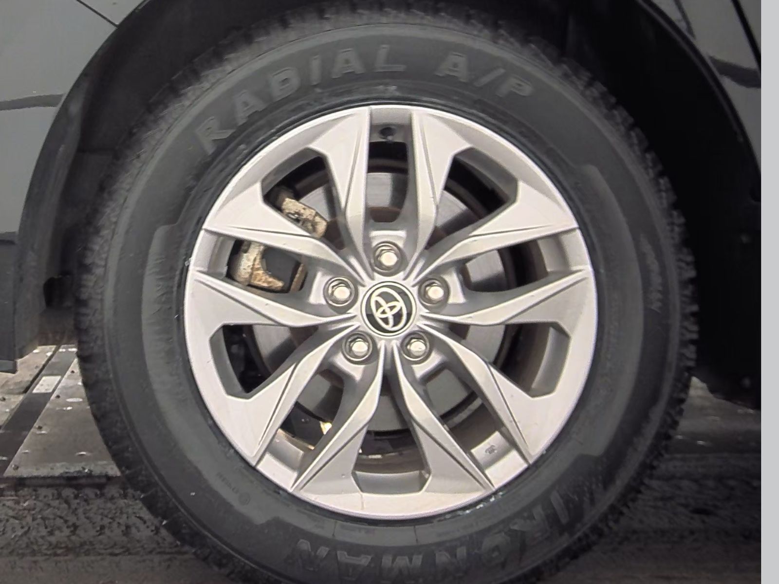 2022 Toyota Sienna LE FWD