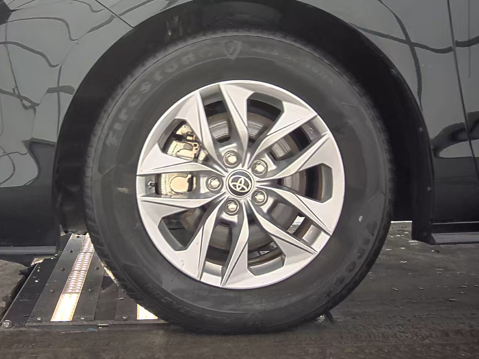 2022 Toyota Sienna LE FWD