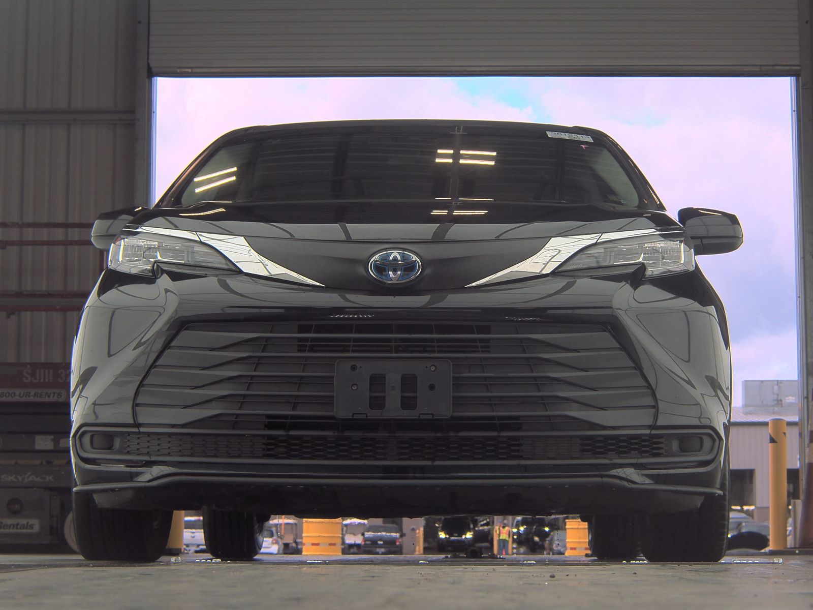 2022 Toyota Sienna LE FWD