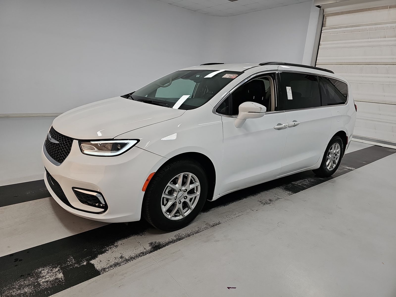 2022 Chrysler Pacifica Touring L 121.6