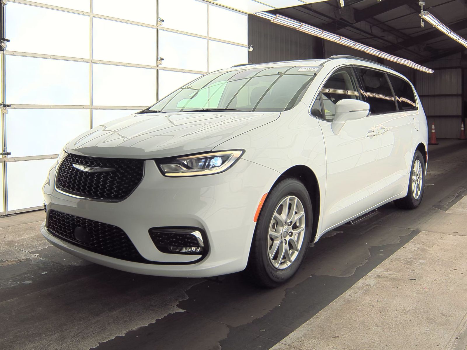 2022 Chrysler Pacifica Touring L 121.6