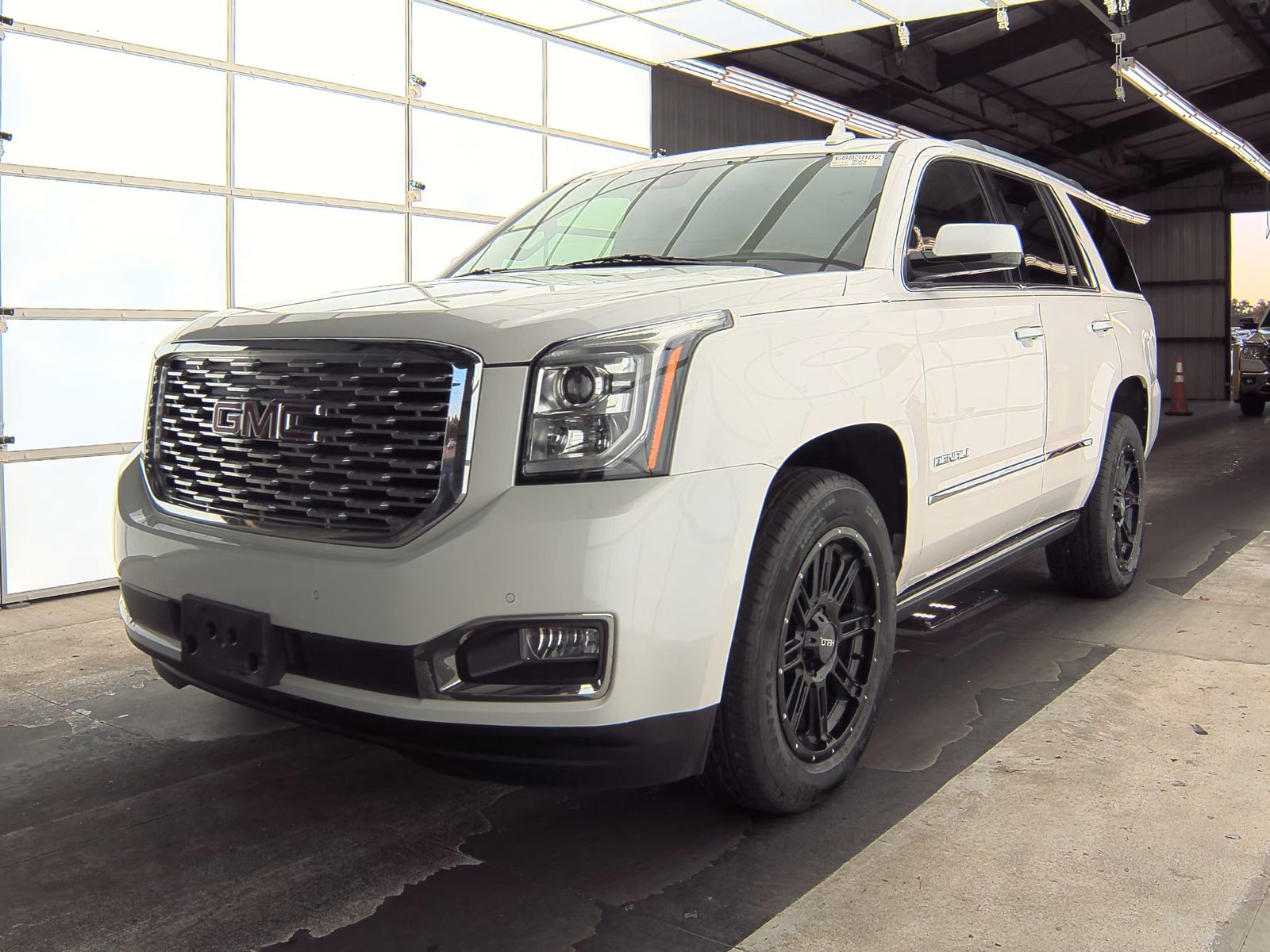 2020 GMC Yukon Denali 5SA