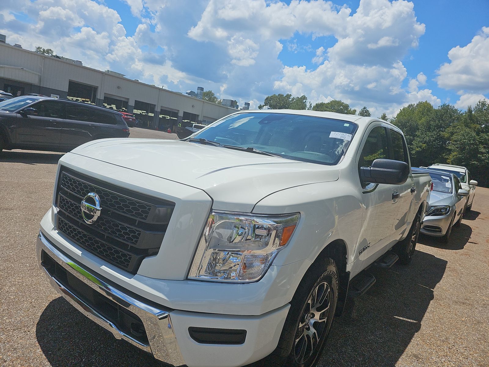 2022 Nissan TITAN SV Crew Cab Extra Short Bed